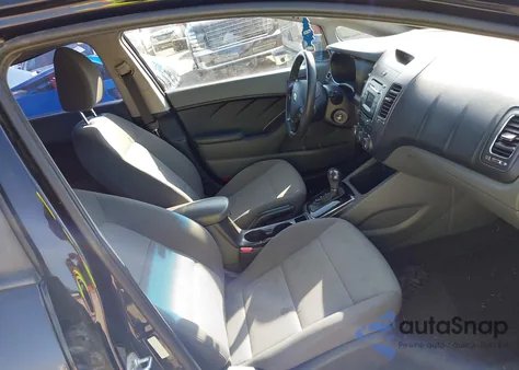 2017 Kia Forte Lx z USA, uszkodzony, nr VIN 3KPFK4A74HE109698